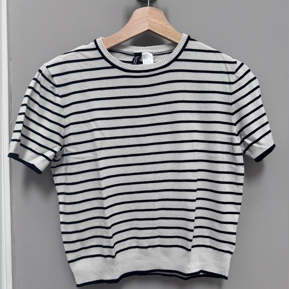 Divided women’s Monochrome Crewneck Sweater